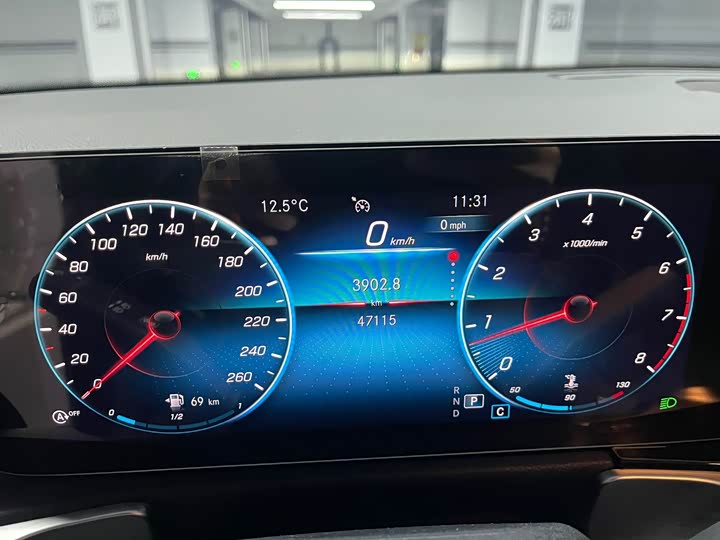 Фото 10 - Mercedes-Benz GLB-Class