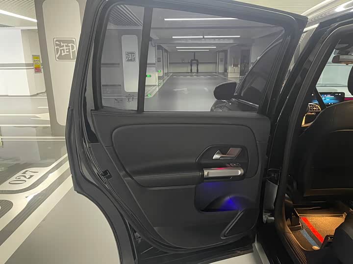 Фото 12 - Mercedes-Benz GLB-Class