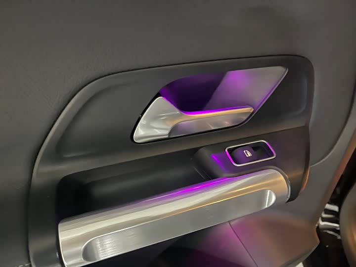 Фото 14 - Mercedes-Benz GLB-Class