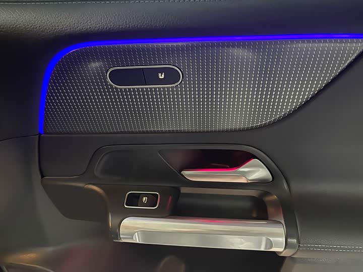 Фото 19 - Mercedes-Benz GLB-Class