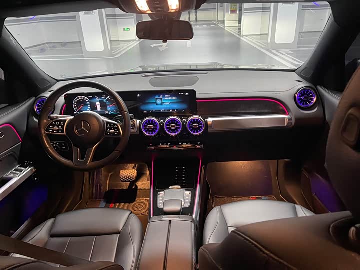 Фото 21 - Mercedes-Benz GLB-Class