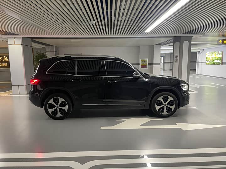 Фото 26 - Mercedes-Benz GLB-Class