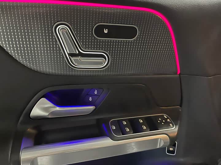 Фото 7 - Mercedes-Benz GLB-Class