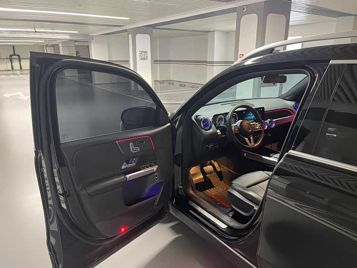 Фото 9 - Mercedes-Benz GLB-Class