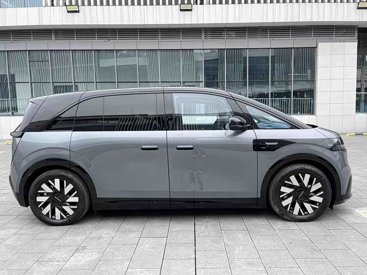 Фото 11 - Zeekr Mix