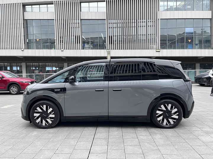 Фото 21 - Zeekr Mix