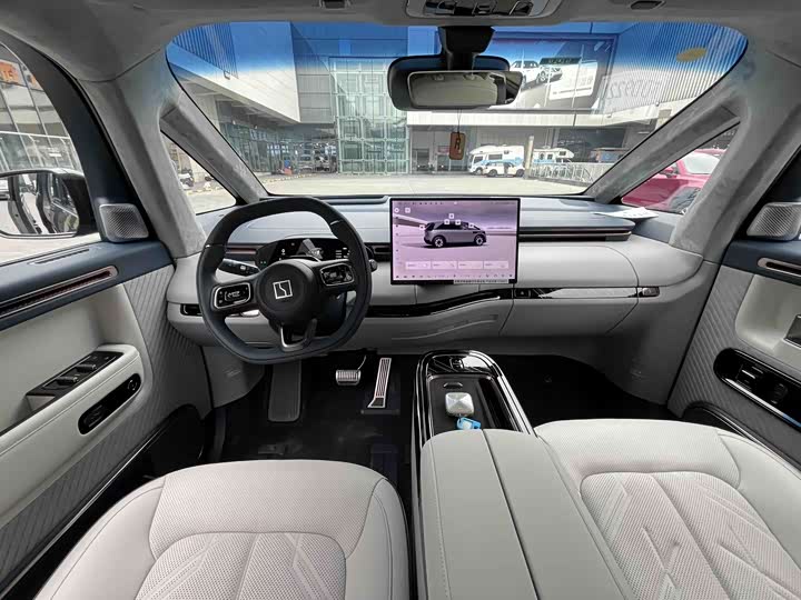 Фото 23 - Zeekr Mix