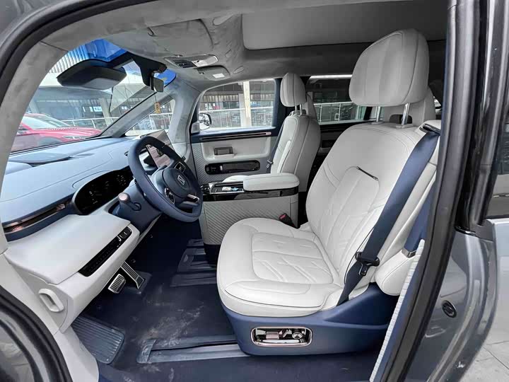 Фото 27 - Zeekr Mix