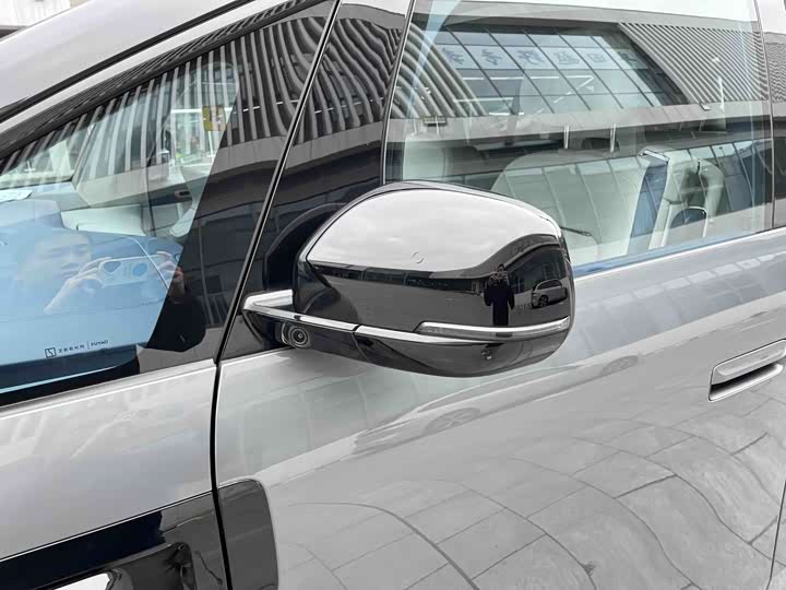 Фото 4 - Zeekr Mix