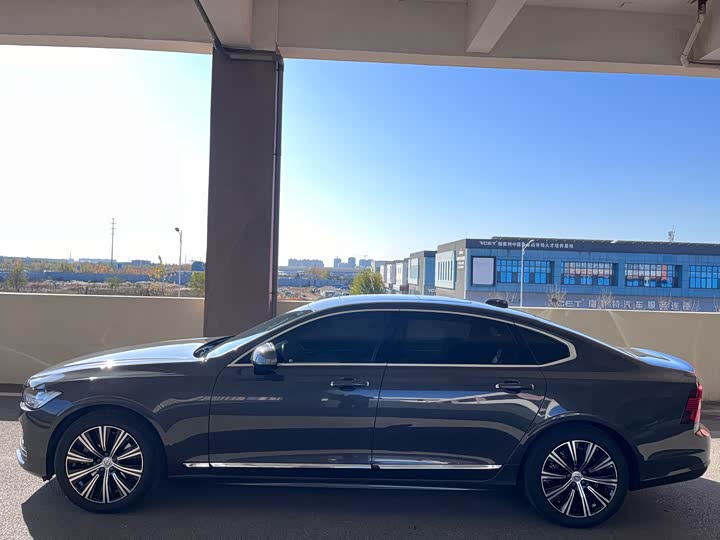 Фото 3 - Volvo S90