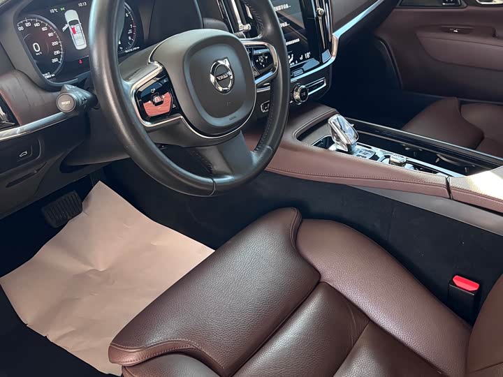 Фото 6 - Volvo S90