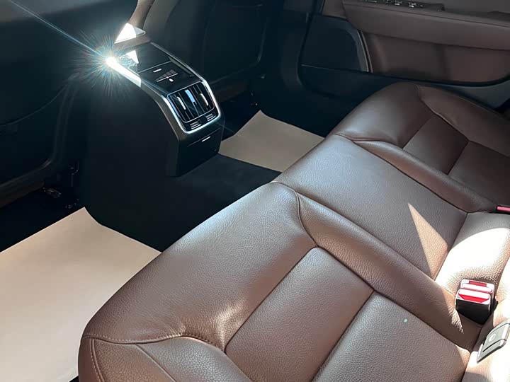 Фото 7 - Volvo S90