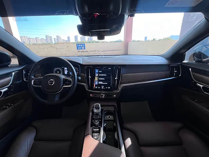 Фото 9 - Volvo S90