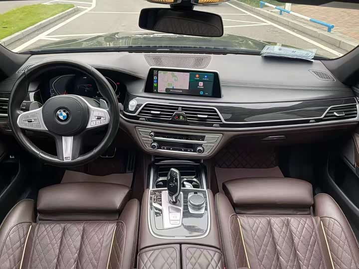 Фото 5 - BMW 7 Series