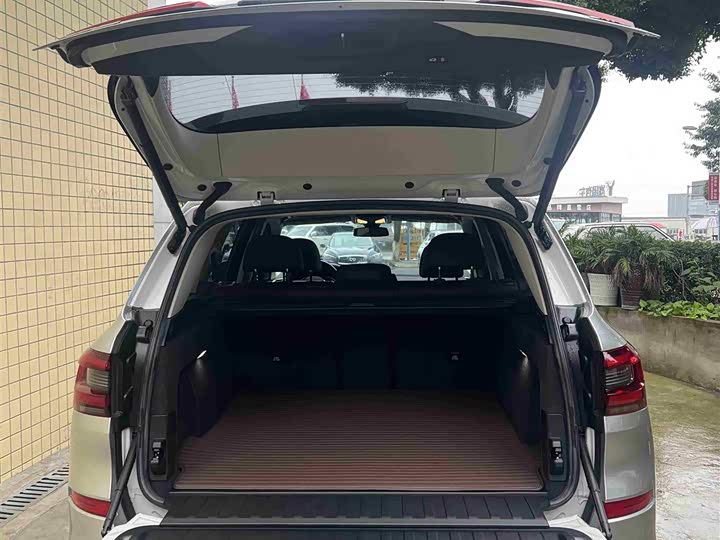 Фото 19 - BMW X5