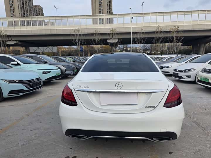 Фото 11 - Mercedes-Benz C-Class