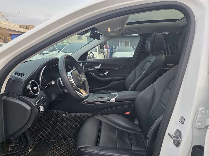 Фото 4 - Mercedes-Benz C-Class