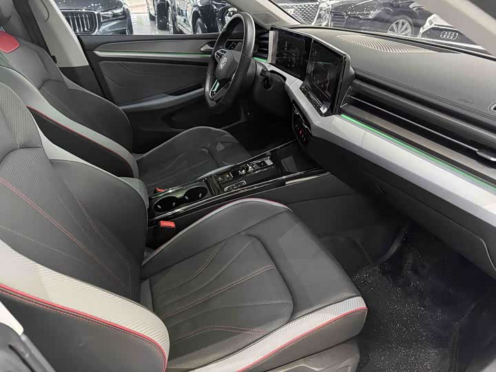 Фото 11 - Volkswagen Lamando L