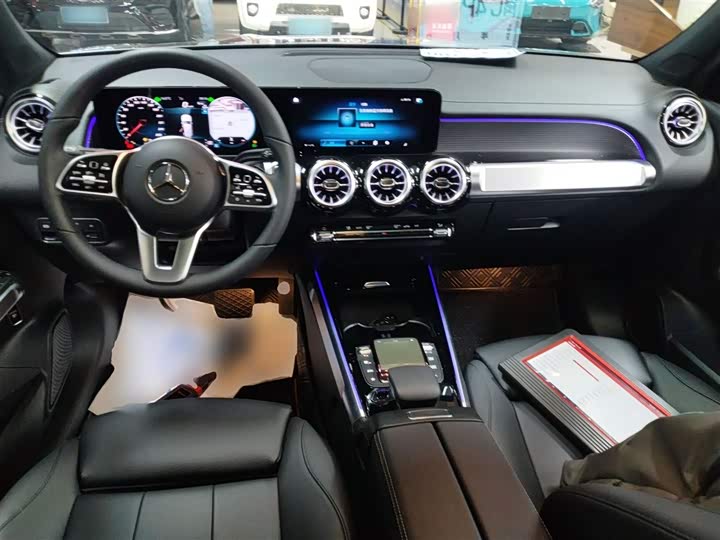 Фото 10 - Mercedes-Benz GLB-Class