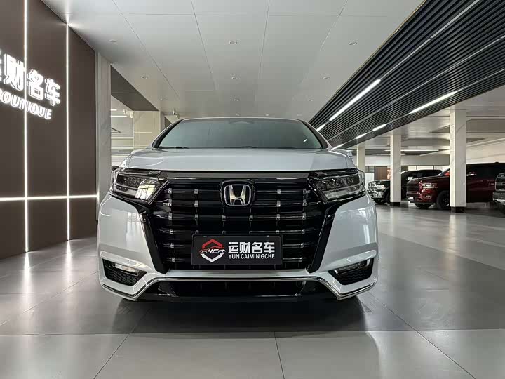 Фото 2 - Honda Elysion