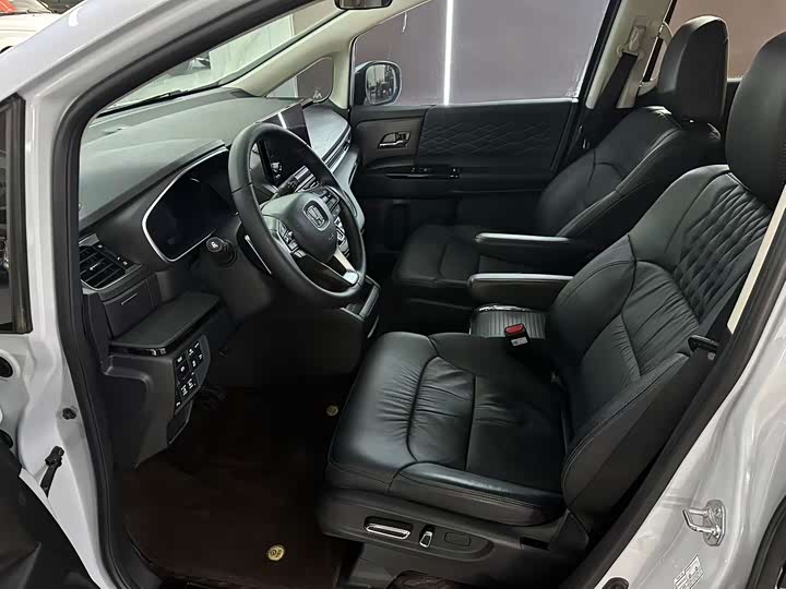 Фото 4 - Honda Elysion