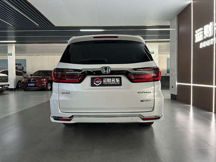 Фото 8 - Honda Elysion