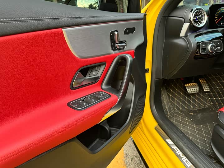 Фото 7 - Mercedes-Benz A-Class AMG