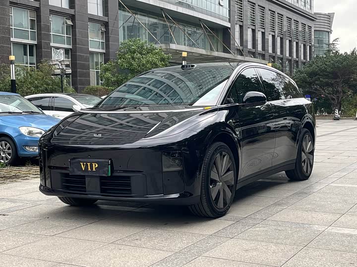 Фото 1 - LiXiang i6