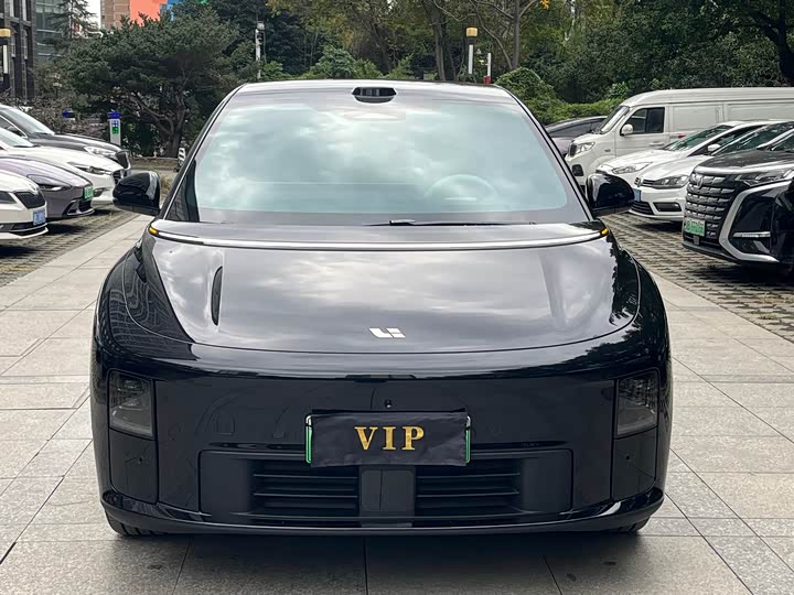 Фото 2 - LiXiang i6