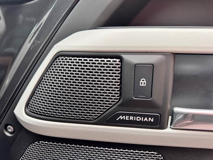 Фото 19 - Land Rover Defender