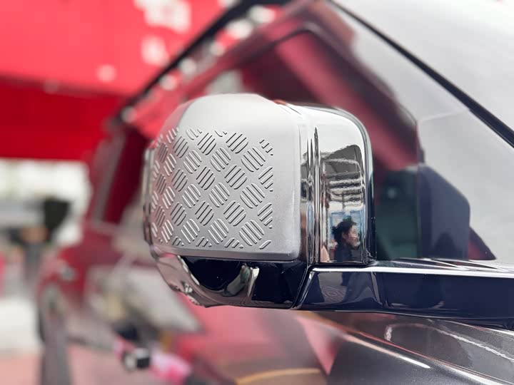 Фото 20 - Land Rover Defender