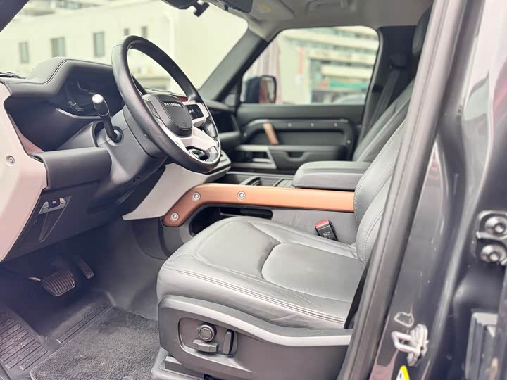 Фото 7 - Land Rover Defender