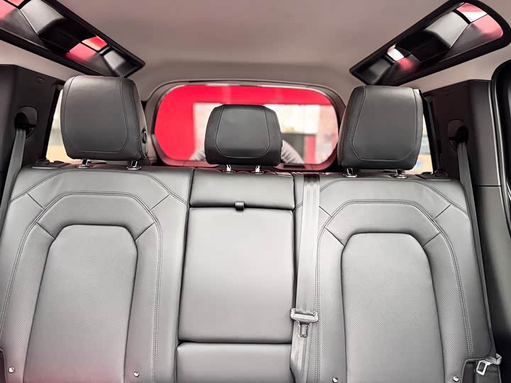 Фото 8 - Land Rover Defender