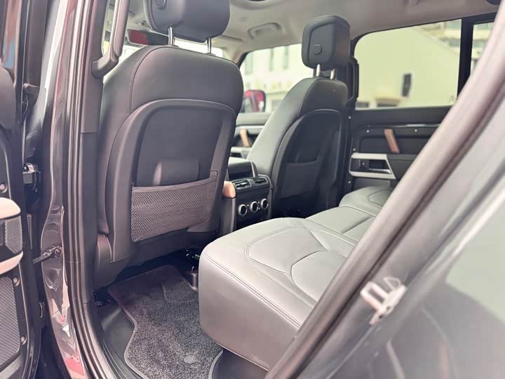 Фото 9 - Land Rover Defender