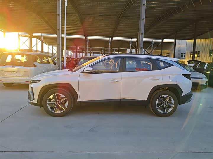 Фото 5 - Hyundai Tucson L