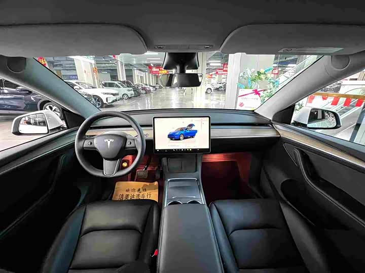 Фото 8 - Tesla Model Y