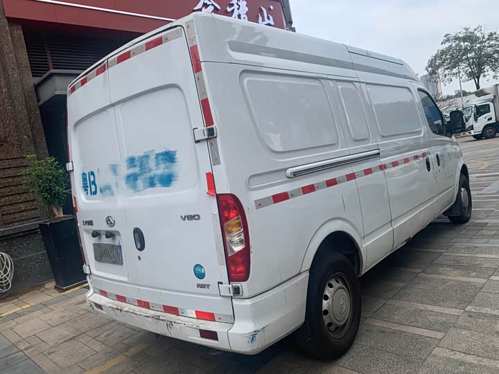 Фото 4 - Maxus EV80