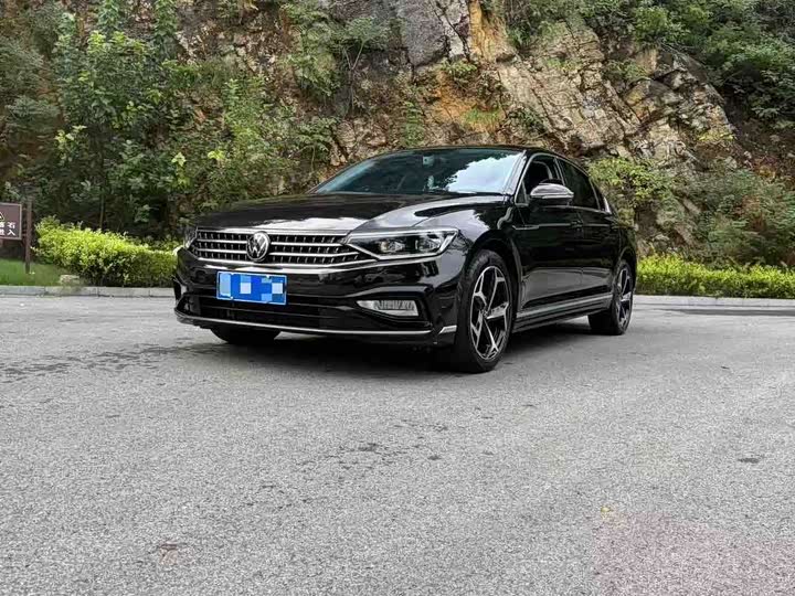 Фото 1 - Volkswagen Magotan