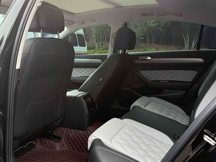 Фото 7 - Volkswagen Magotan