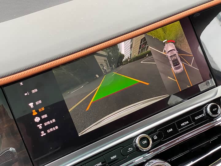 Фото 32 - Bentley Flying Spur