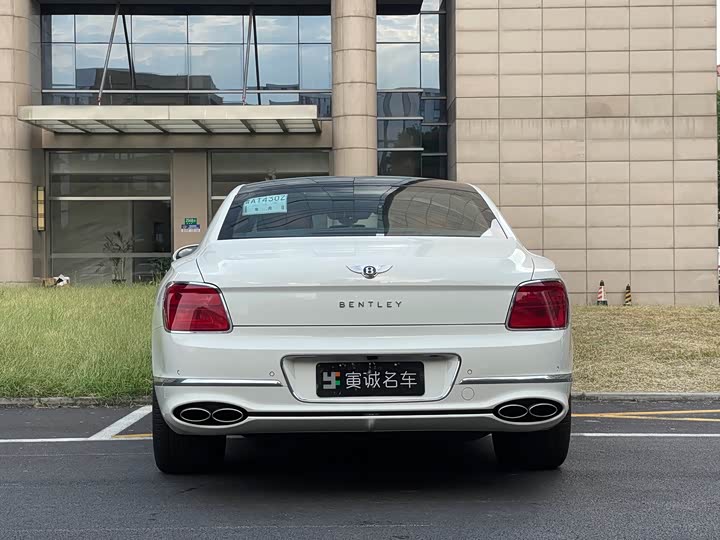 Фото 4 - Bentley Flying Spur