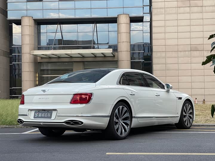Фото 5 - Bentley Flying Spur
