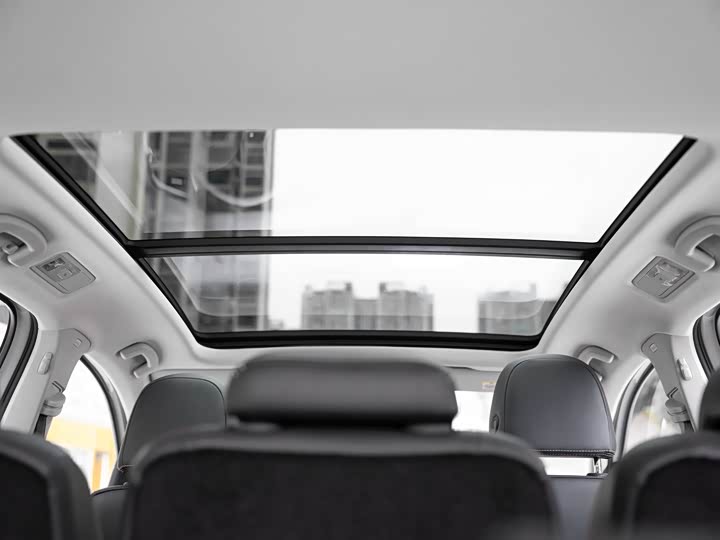 Фото 21 - Volkswagen Touran L