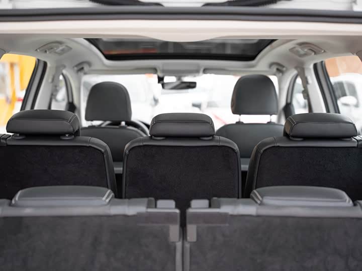 Фото 22 - Volkswagen Touran L