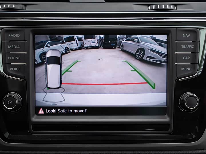 Фото 7 - Volkswagen Touran L