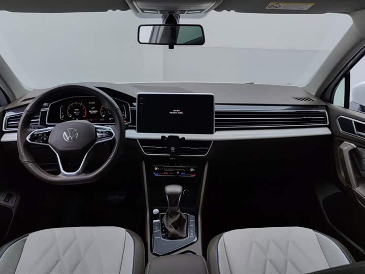 Фото 12 - Volkswagen Tiguan L Pro