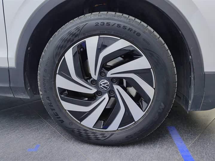 Фото 6 - Volkswagen Tiguan L Pro