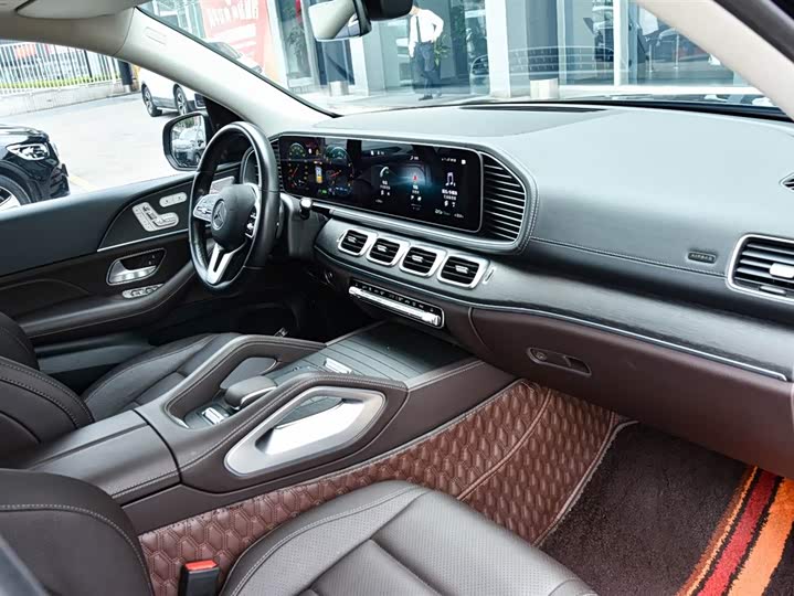 Фото 18 - Mercedes-Benz GLE-Class