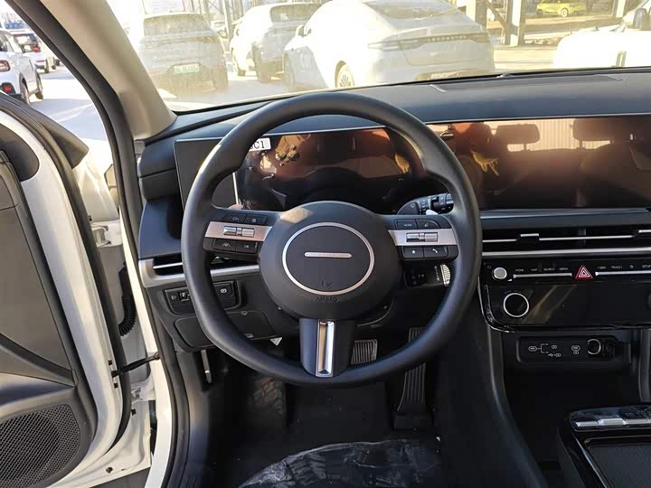 Фото 11 - Hyundai Tucson L