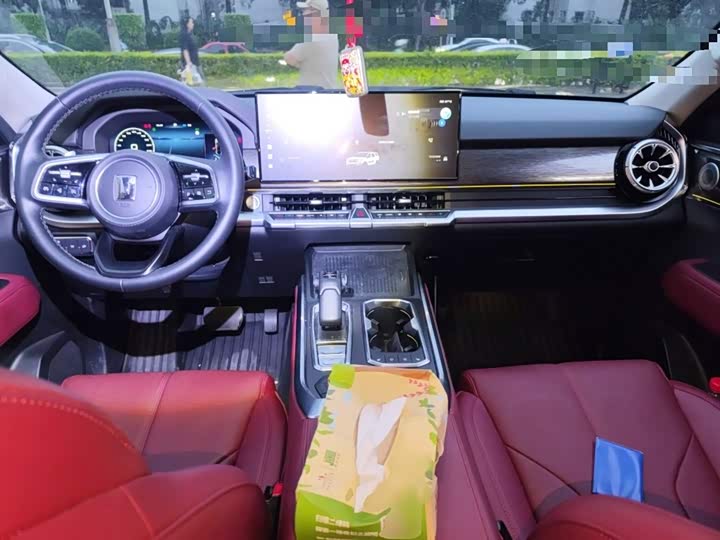 Фото 13 - Tank 400 Hybrid